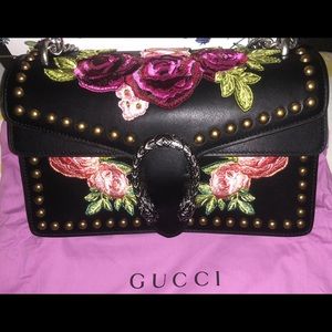 Gucci Embroidered Purse “ Blind For Love “